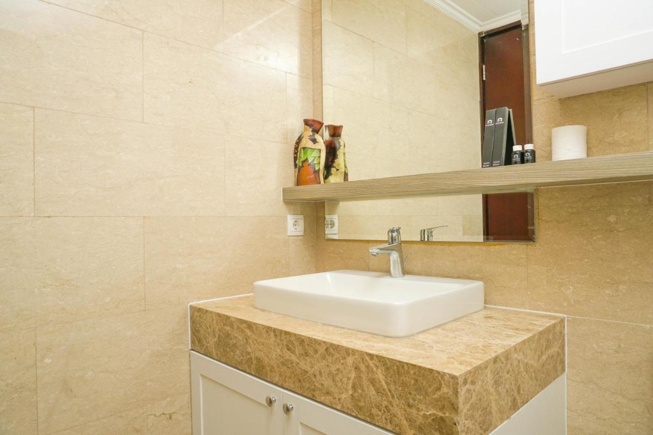 Luxurious 2br With Private Lift At Menteng Park By Travelio Apartemen *